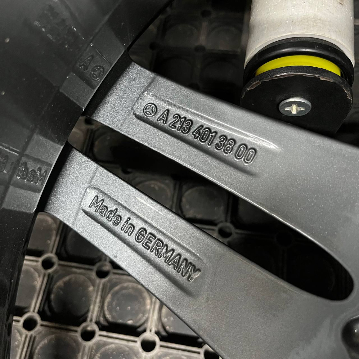ДИСКИ БУ MERCEDES AMG A2134013800 R19 8J PCD 5X112 ET20 DIA66.6 GMF
