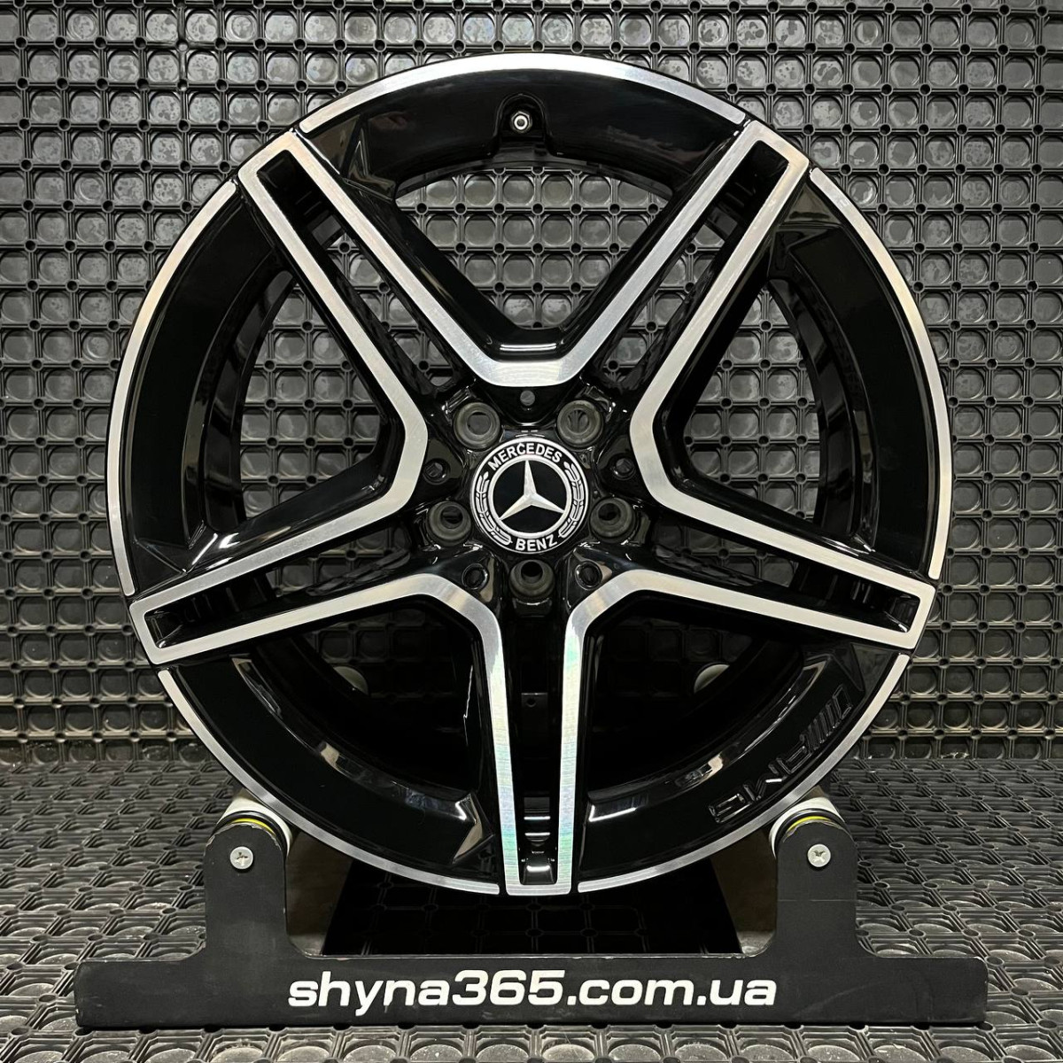 ДИСКИ БУ MERCEDES AMG A2574011500 R19 8J PCD 5X112 ET33 DIA66.6 BKF