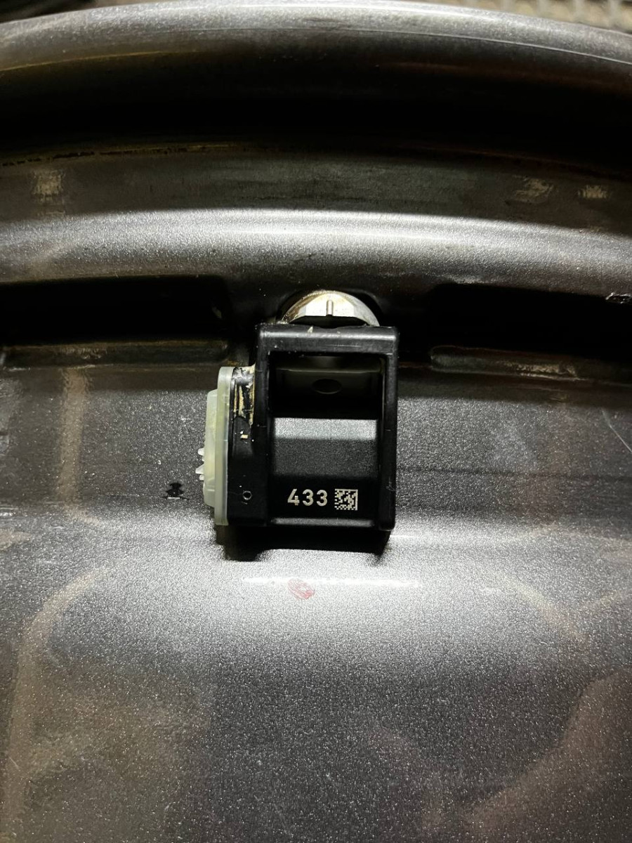ДИСКИ БУ MERCEDES A2134011600 R18 8J PCD 5X112 ET43 DIA66.6 GMF