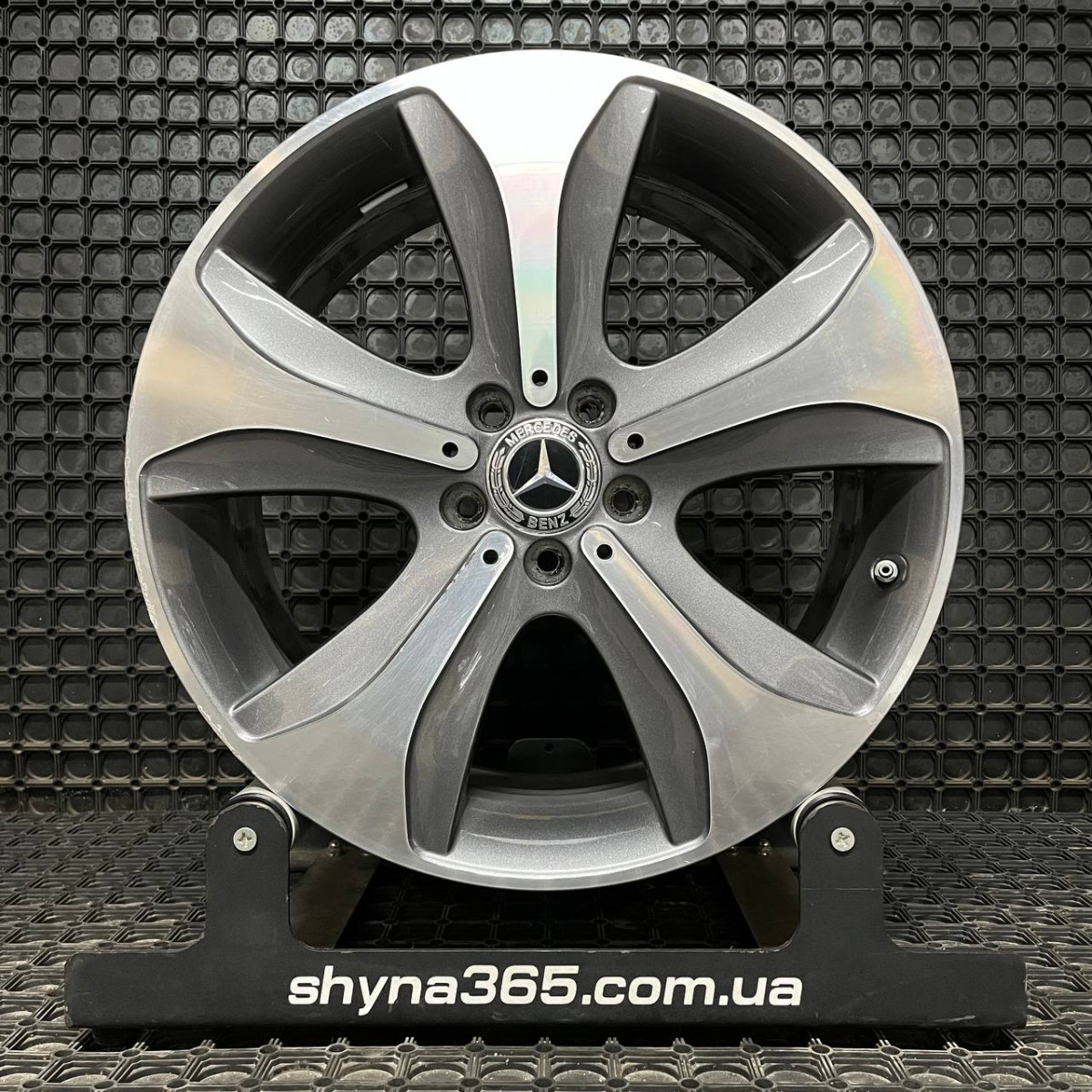 ДИСКИ БУ MERCEDES A2224012502 R19 8.5J PCD 5X112 ET36 DIA66.6 GMF