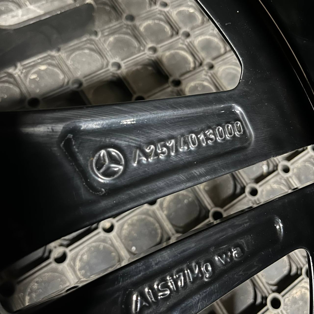 ДИСКИ ДЕМО MERCEDES AMG A2574013000 R19 8J PCD 5X112 ET10 DIA66.6 BKF