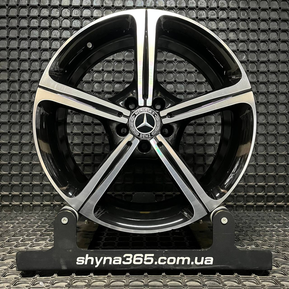 ДИСКИ ДЕМО* MERCEDES A2574011000 R19 8J PCD 5X112 ET33 DIA66.6 BKF