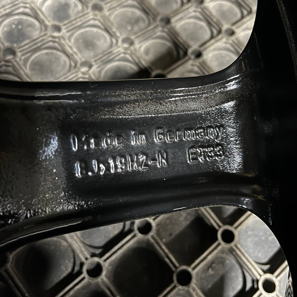 ДИСКИ ДЕМО* MERCEDES A2574011000 R19 8J PCD 5X112 ET33 DIA66.6 BKF