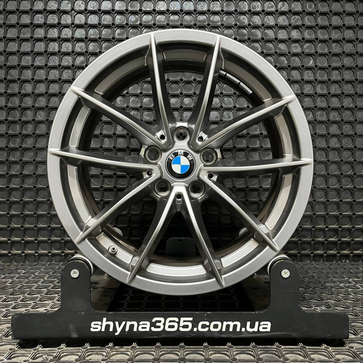ДИСКИ ДЕМО BMW 6886152 R17 8.5J PCD 5X112 ET24 DIA66.6 GR