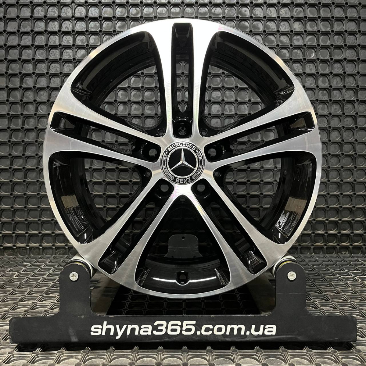 ДИСКИ ДЕМО* MERCEDES A1774010400 R17 6.5J PCD 5X112 ET44 DIA66.6 BKF