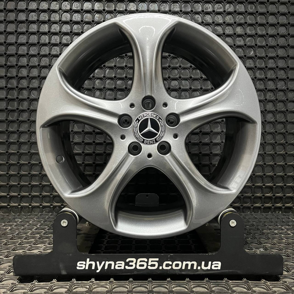 ДИСКИ ДЕМО* MERCEDES A2054018800 R18 7.5J PCD 5X112 ET44 DIA66.6 GR