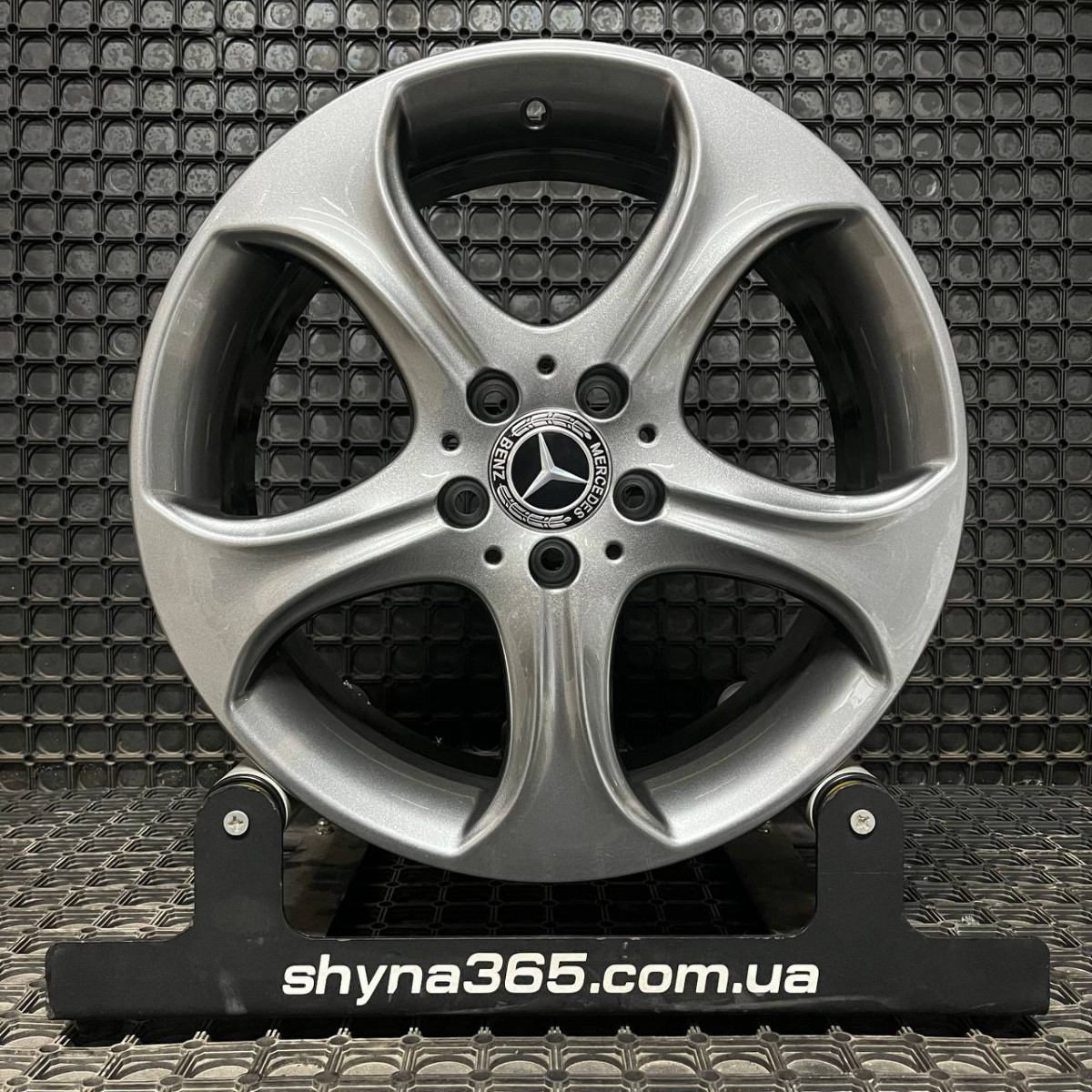 ДИСКИ ДЕМО* MERCEDES A2054018800 R18 7.5J PCD 5X112 ET44 DIA66.6 GR