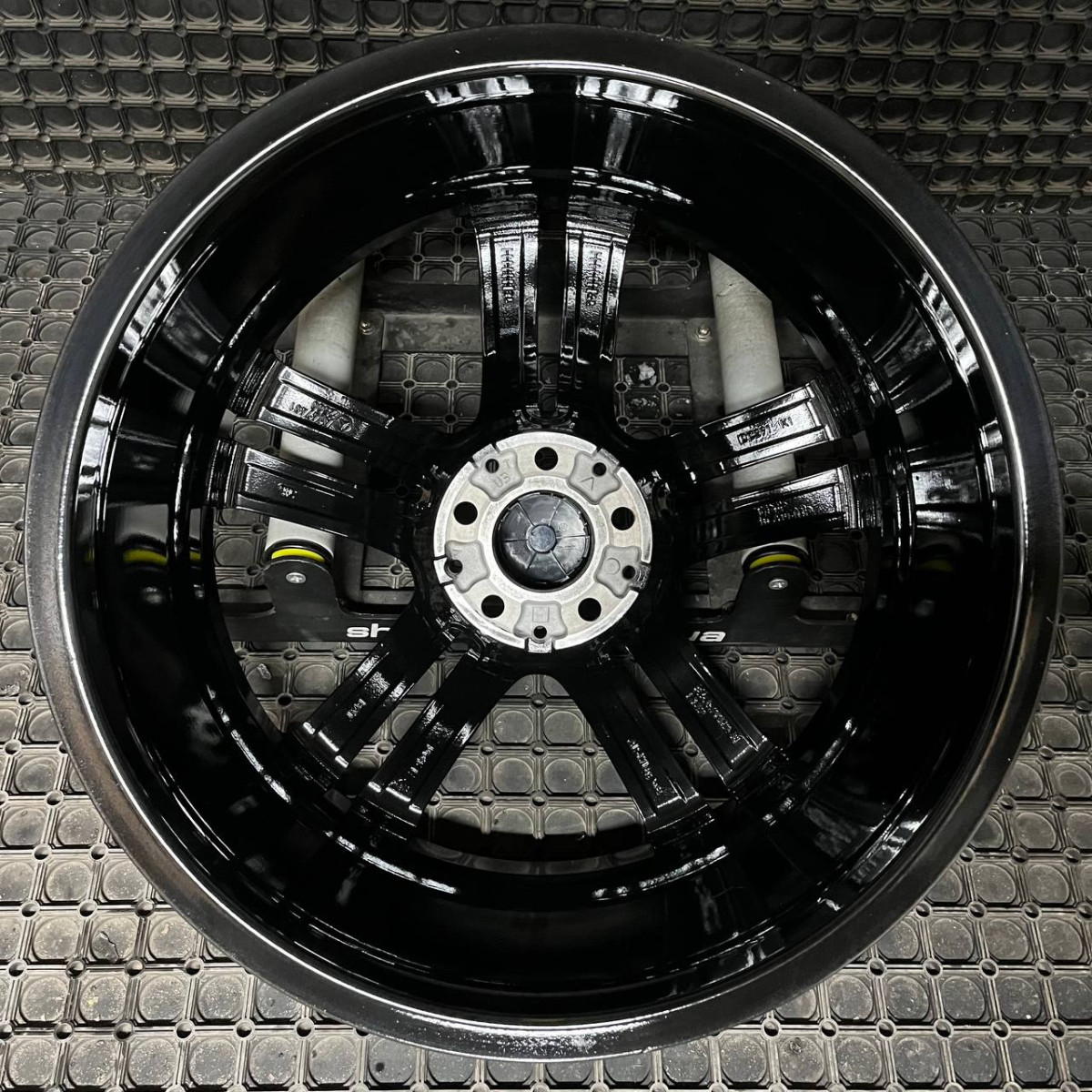 ДИСКИ ДЕМО* MERCEDES A1674012500 R20 8.5J PCD 5X112 ET42 DIA66.6 BKF