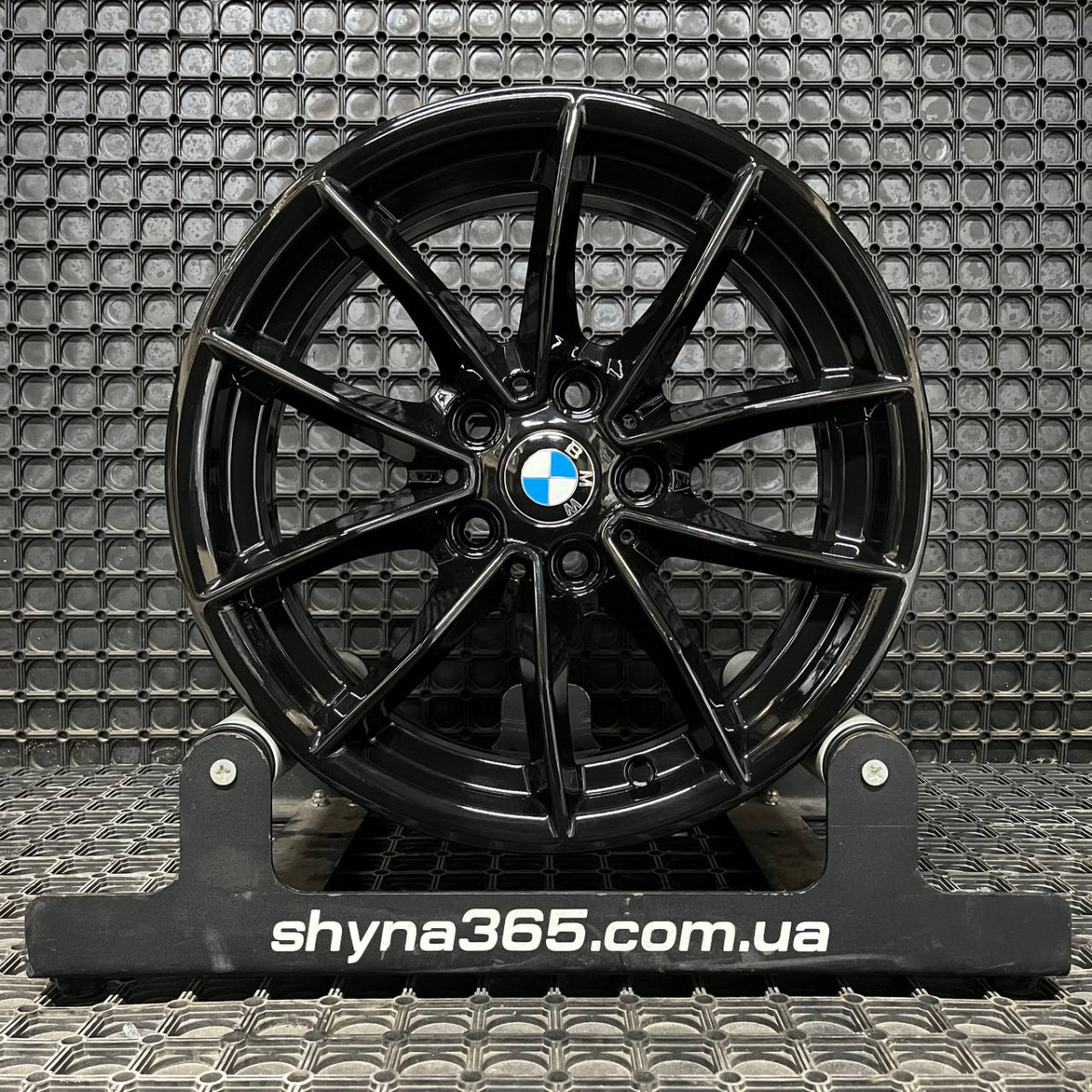 ДИСКИ ДЕМО* BMW 6876921 R16 6.5J PCD 5X112 ET22 DIA66.6 BK