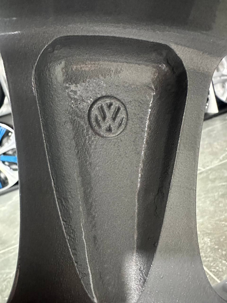 ДИСКИ ДЕМО VOLKSWAGEN 1T0601025E R17 6.5J PCD 5X112 ET42 DIA57.1 S