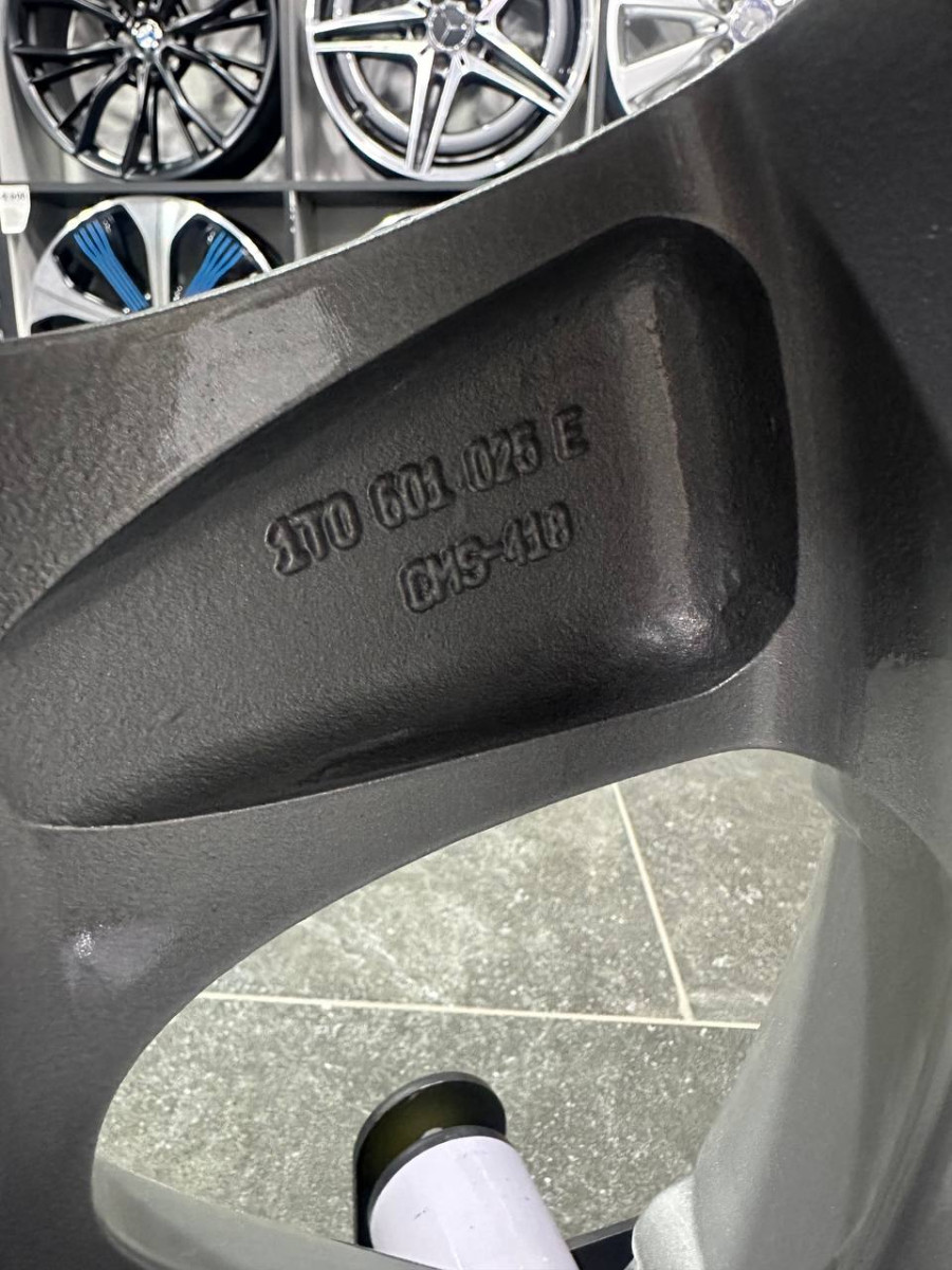ДИСКИ ДЕМО VOLKSWAGEN 1T0601025E R17 6.5J PCD 5X112 ET42 DIA57.1 S