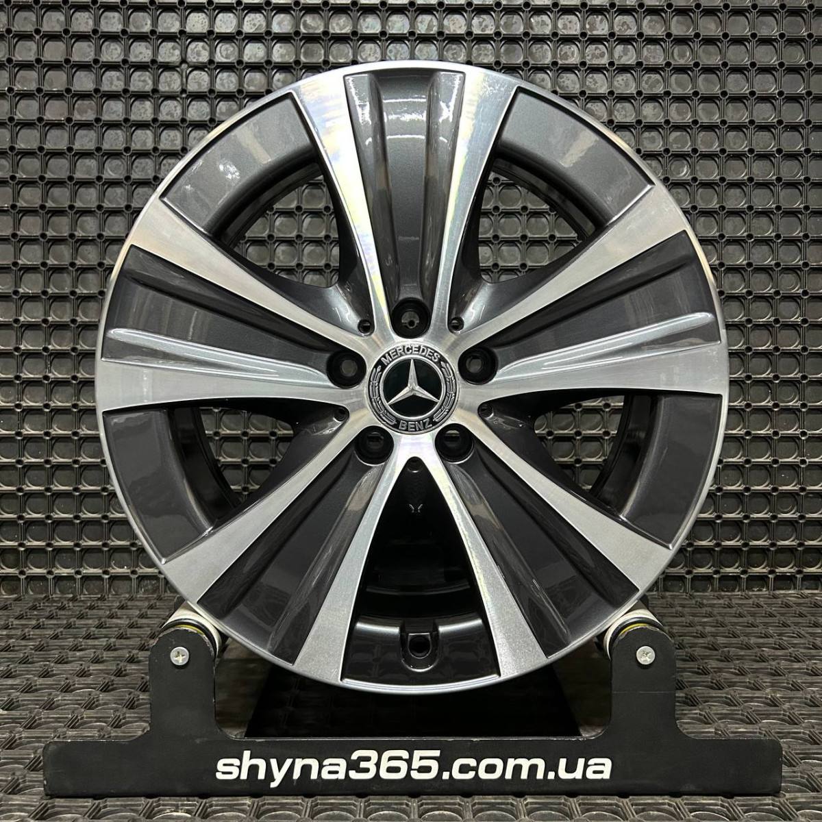 ДИСКИ ДЕМО* MERCEDES A2134013700 R18 8J PCD 5X112 ET43 DIA66.6 GMF
