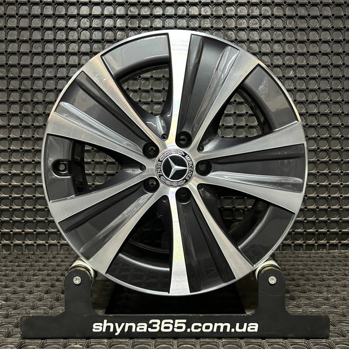 ДИСКИ ДЕМО* MERCEDES A2134013700 R18 8J PCD 5X112 ET43 DIA66.6 GMF