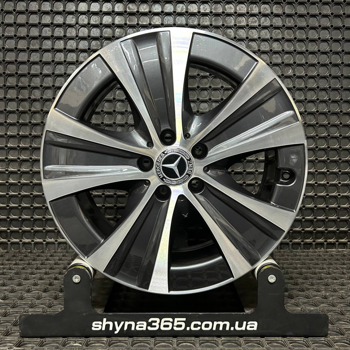 ДИСКИ ДЕМО* MERCEDES A2134013700 R18 8J PCD 5X112 ET43 DIA66.6 GMF