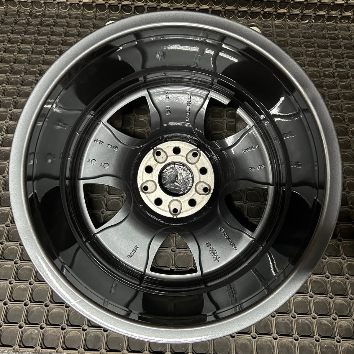 ДИСКИ ДЕМО* MERCEDES A2134013700 R18 8J PCD 5X112 ET43 DIA66.6 GMF