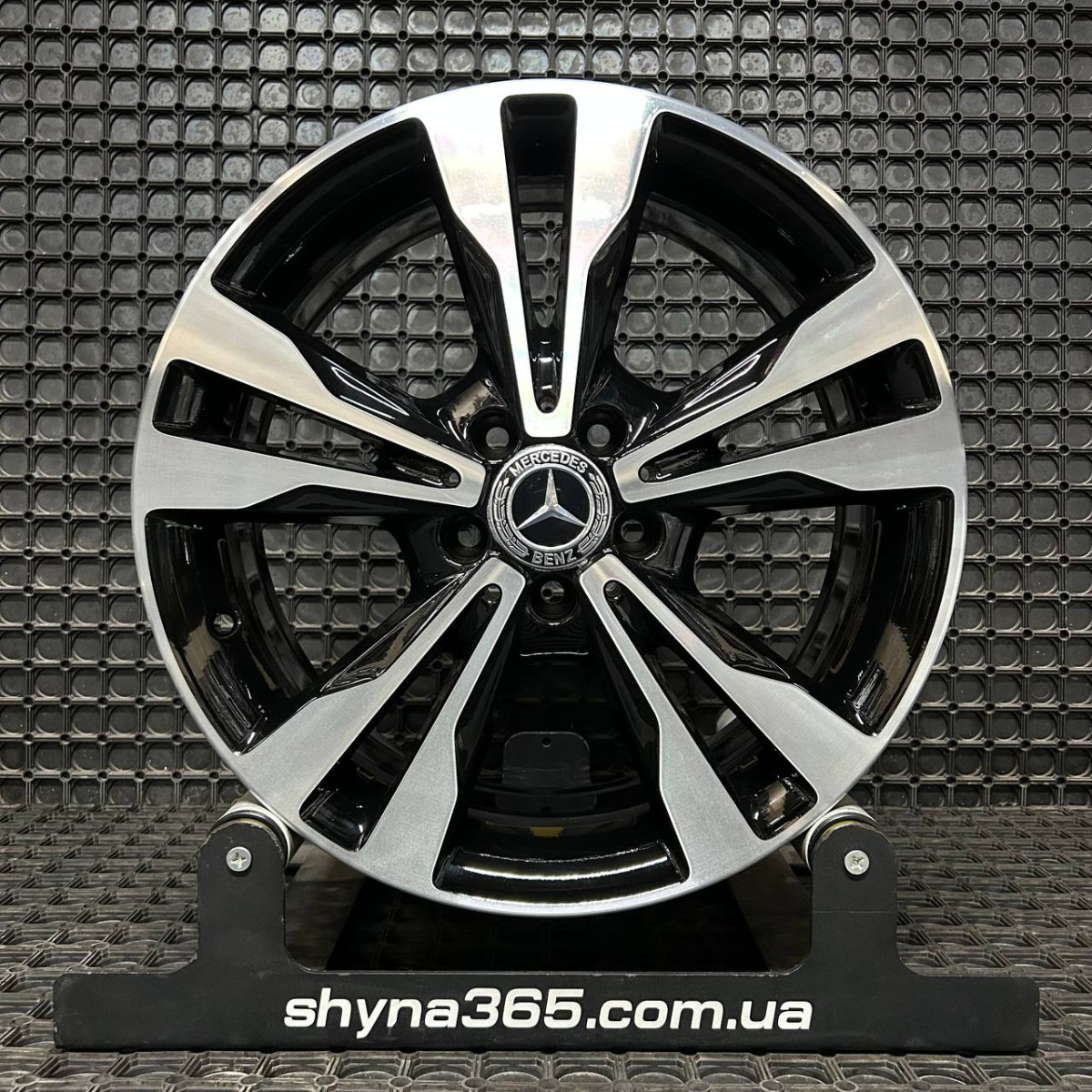 ДИСКИ ДЕМО* MERCEDES A2054012802 R18 7.5J PCD 5X112 ET44 DIA66.6 BKF
