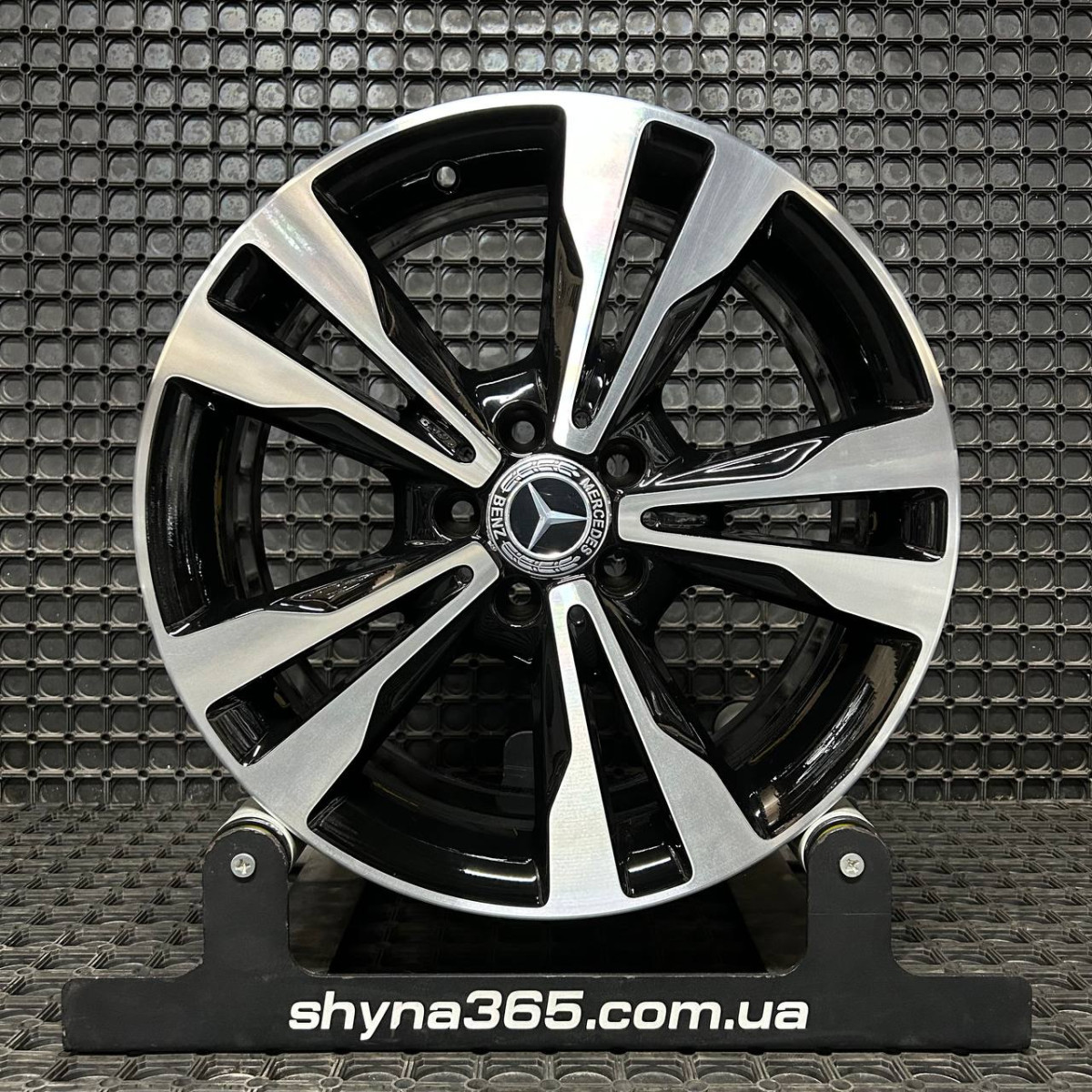 ДИСКИ ДЕМО* MERCEDES A2054012802 R18 7.5J PCD 5X112 ET44 DIA66.6 BKF