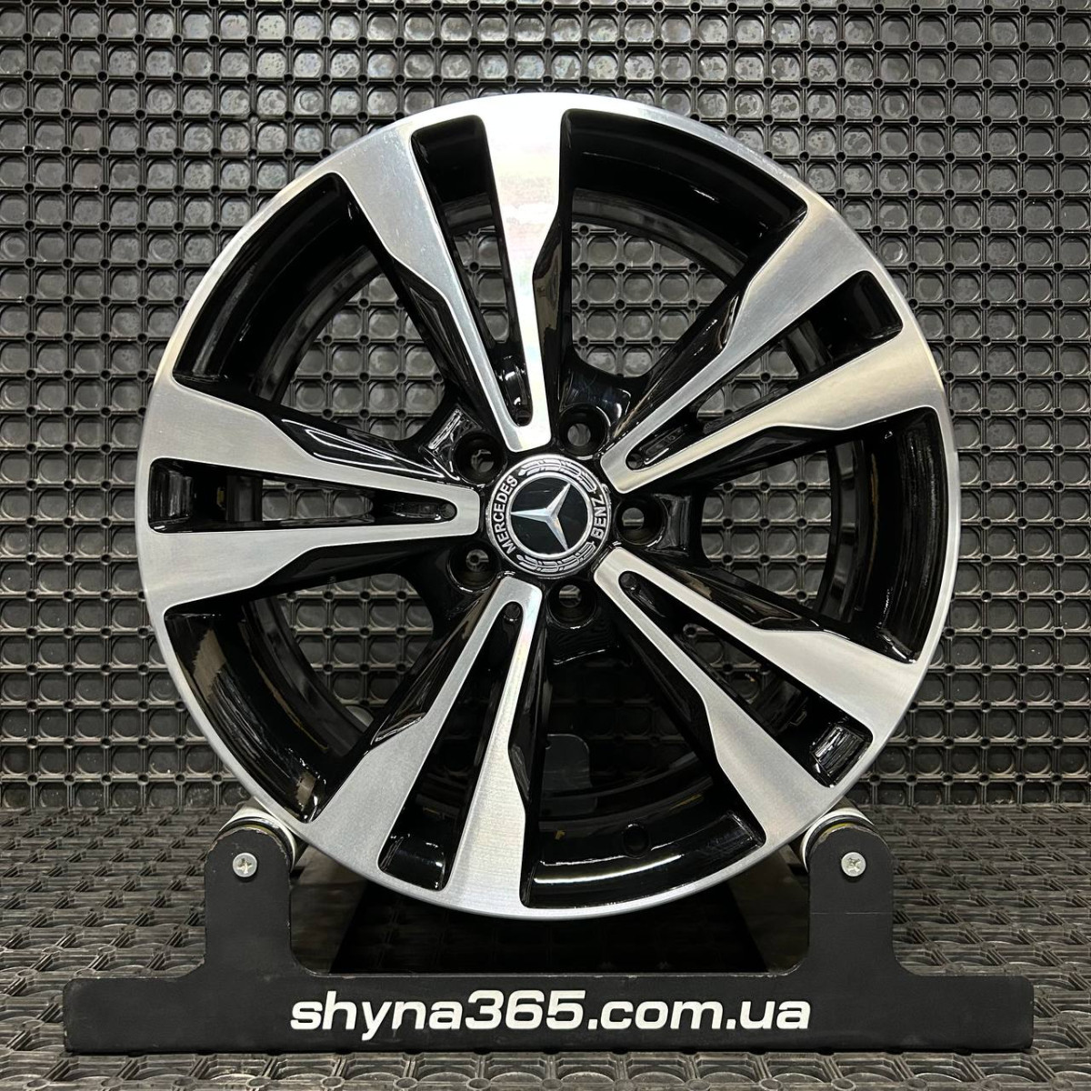 ДИСКИ ДЕМО* MERCEDES A2054012802 R18 7.5J PCD 5X112 ET44 DIA66.6 BKF
