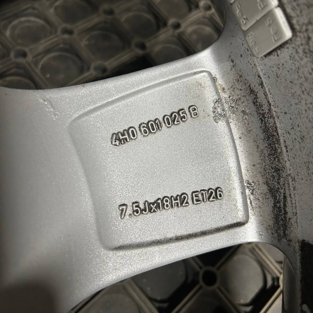 ДИСКИ БУ AUDI 4H0601025B R18 7.5J PCD 5X112 ET26 DIA66.5 S