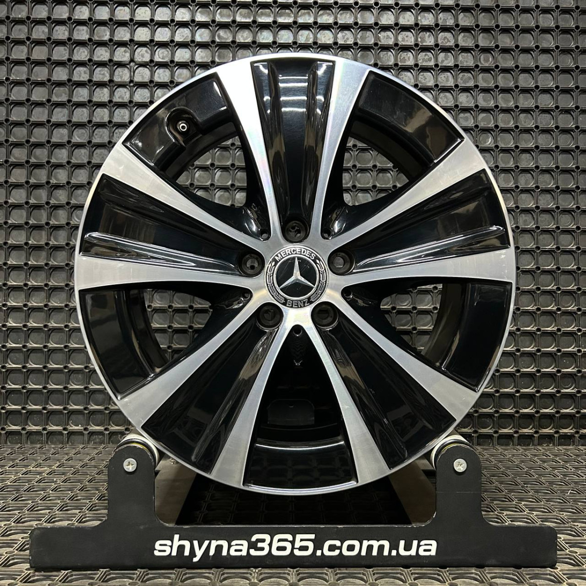 ДИСКИ ДЕМО* MERCEDES A2134013700 R18 8J PCD 5X112 ET43 DIA66.6 BKF