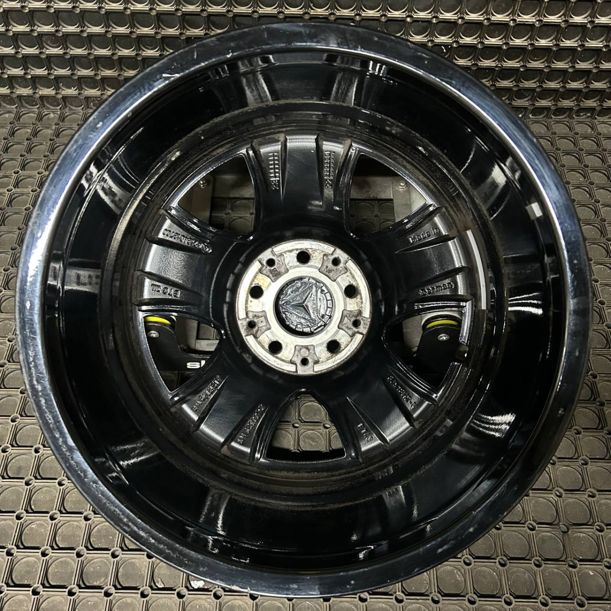 ДИСКИ ДЕМО* MERCEDES A2134013700 R18 8J PCD 5X112 ET43 DIA66.6 BKF