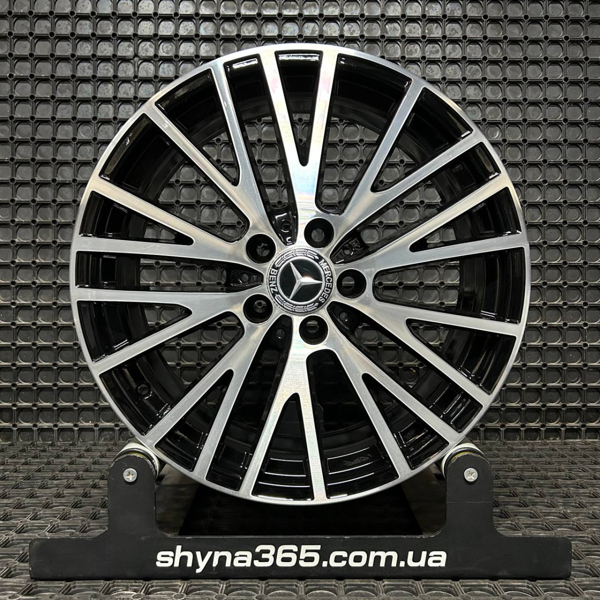 ДИСКИ ДЕМО* MERCEDES A1774010600 R18 7.5J PCD 5X112 ET49 DIA66.6 BKF