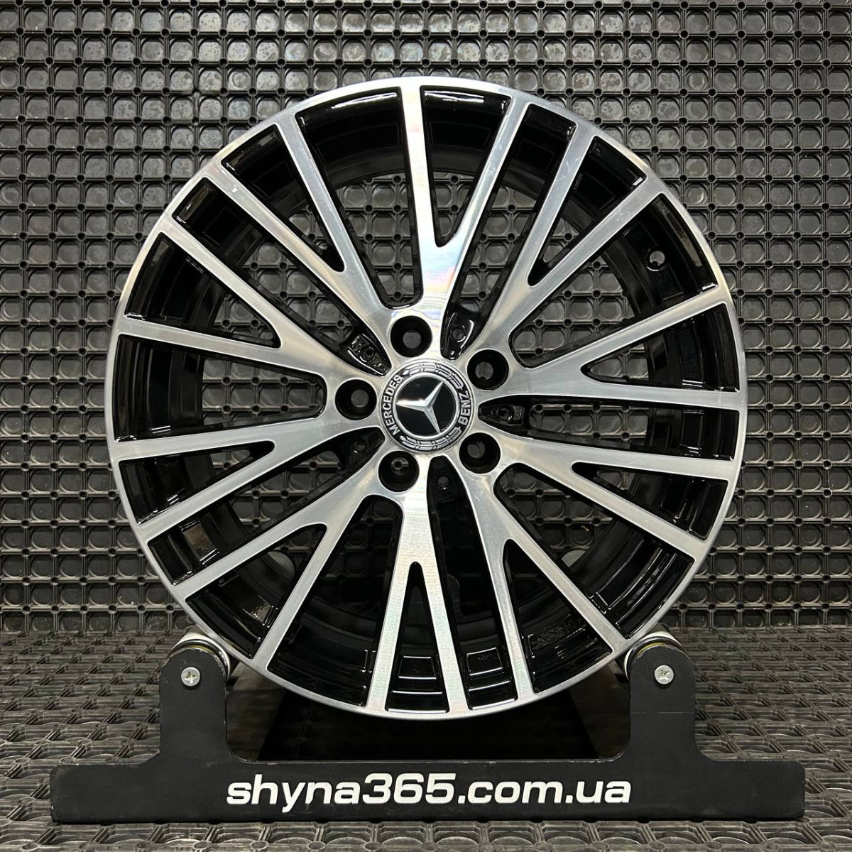 ДИСКИ ДЕМО* MERCEDES A1774010600 R18 7.5J PCD 5X112 ET49 DIA66.6 BKF