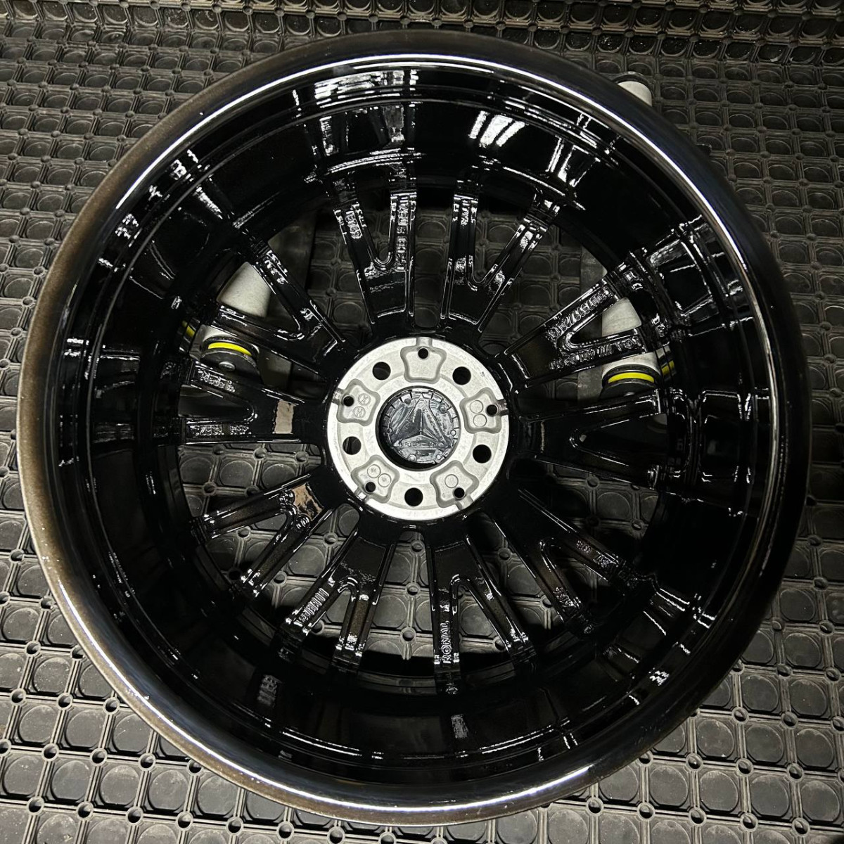 ДИСКИ ДЕМО* MERCEDES A1774010600 R18 7.5J PCD 5X112 ET49 DIA66.6 BKF