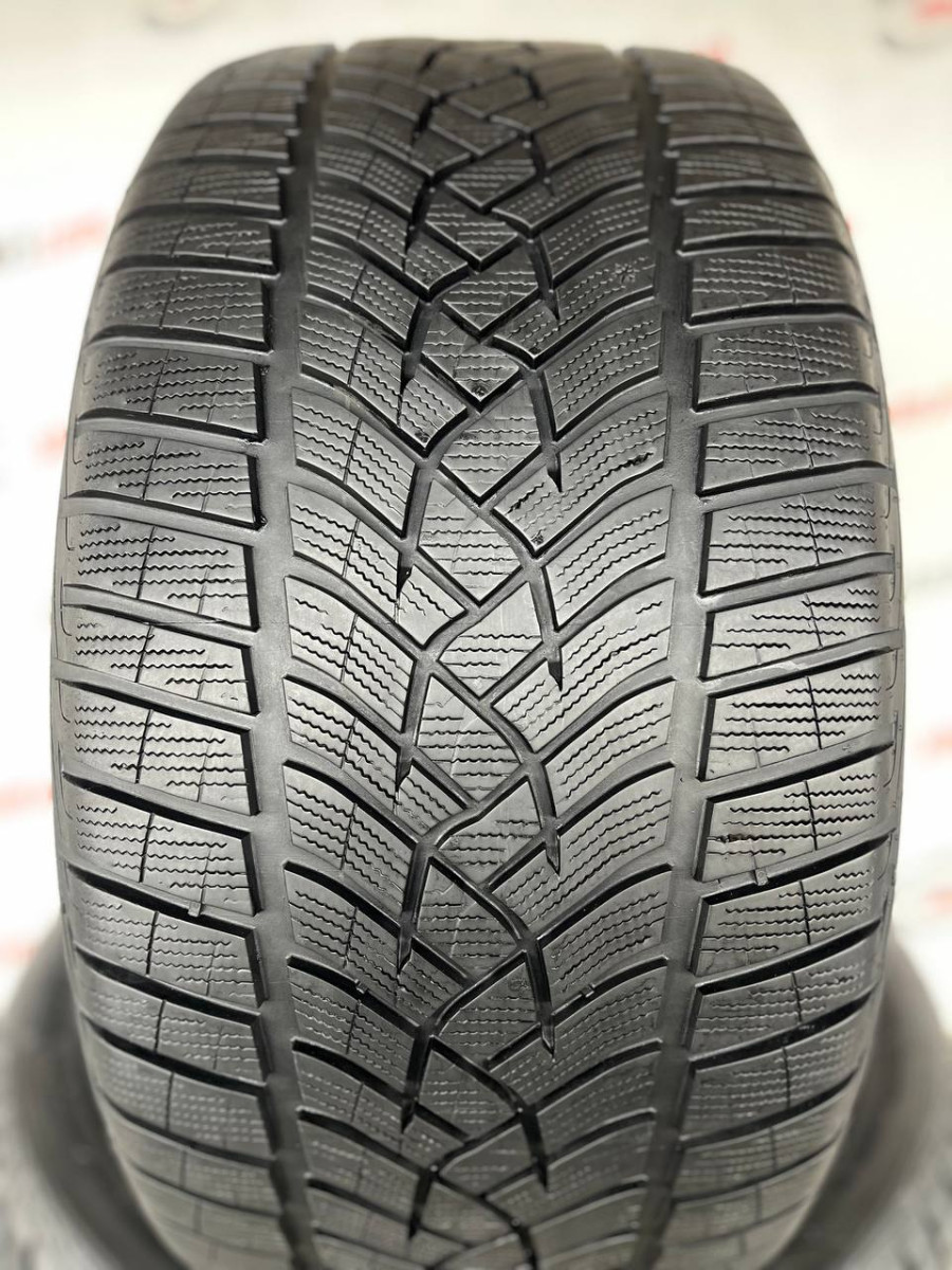 295/35 R21 GOODYEAR ULTRAGRIP PERFORMANCE + 7mm