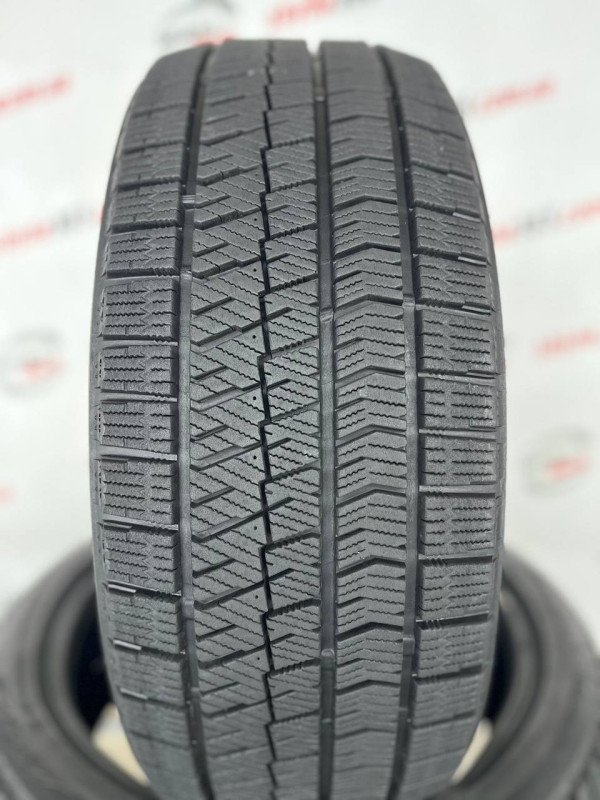 225/40 R18 BRIDGESTONE BLIZZAK VRX2 8mm