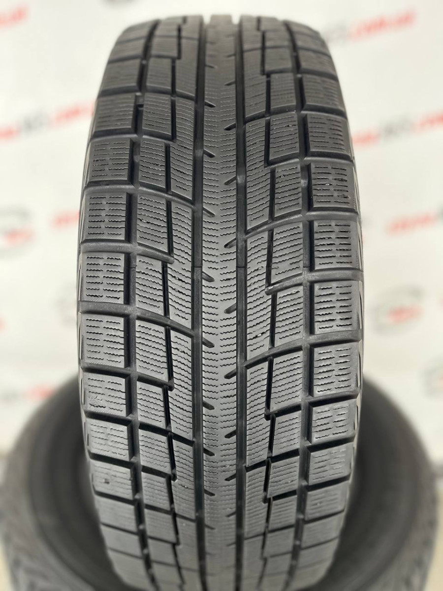 215/60 R16 YOKOHAMA ICE GUARD IG52C 8mm