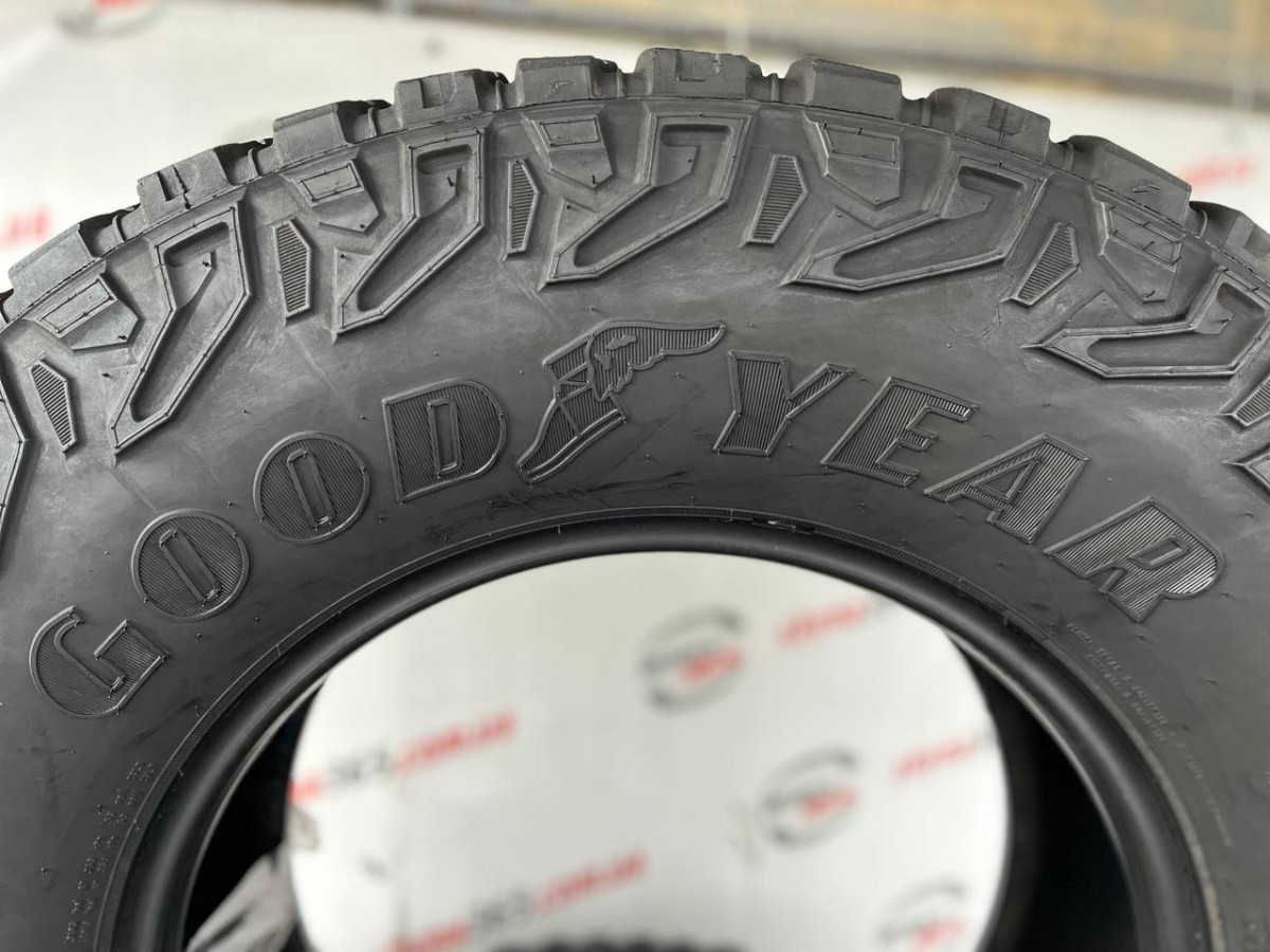325/65 R18 GOODYEAR WRANGLER TERRITORY AT 9mm
