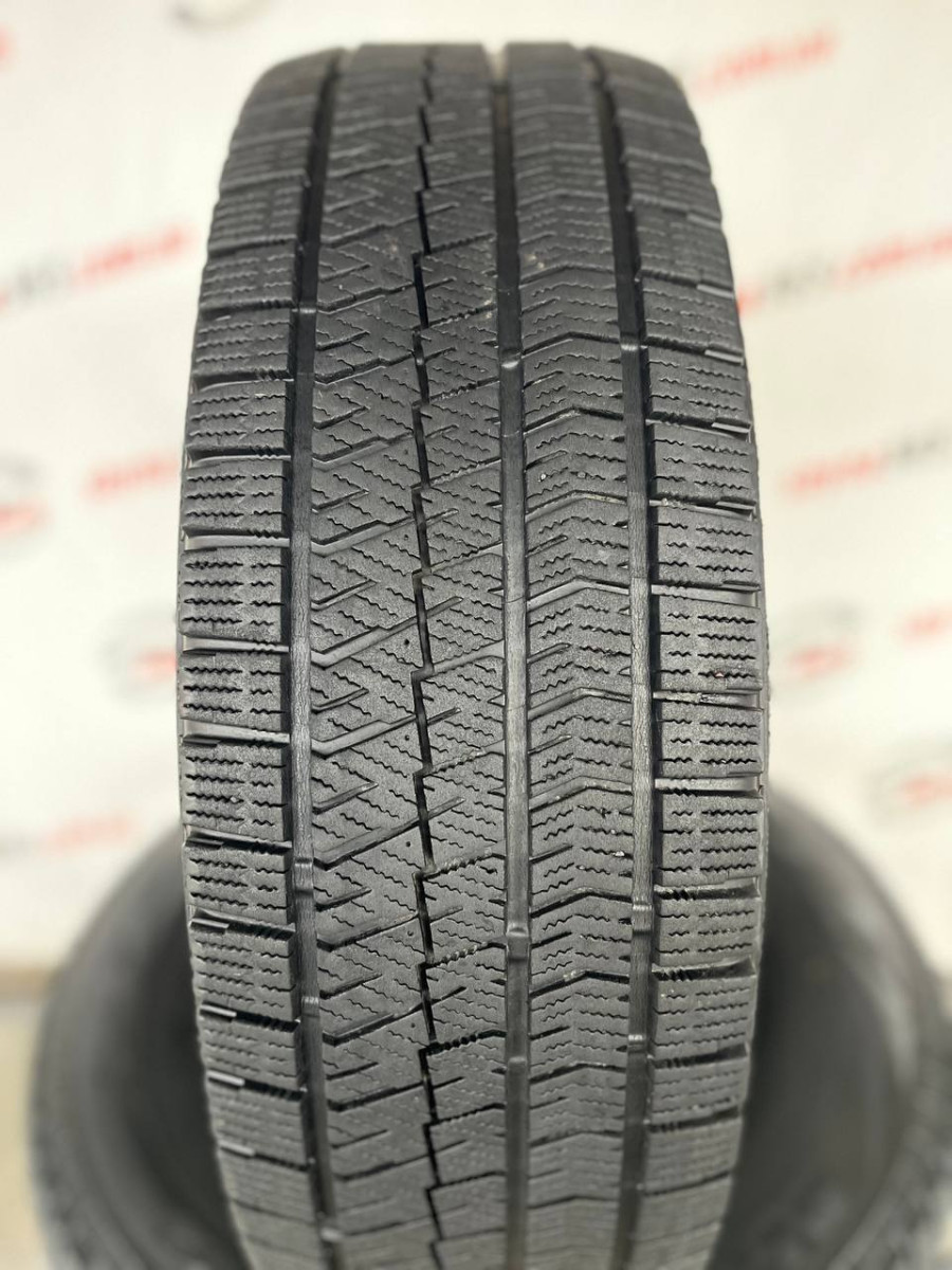 215/70 R15 BRIDGESTONE BLIZZAK VRX2 6mm