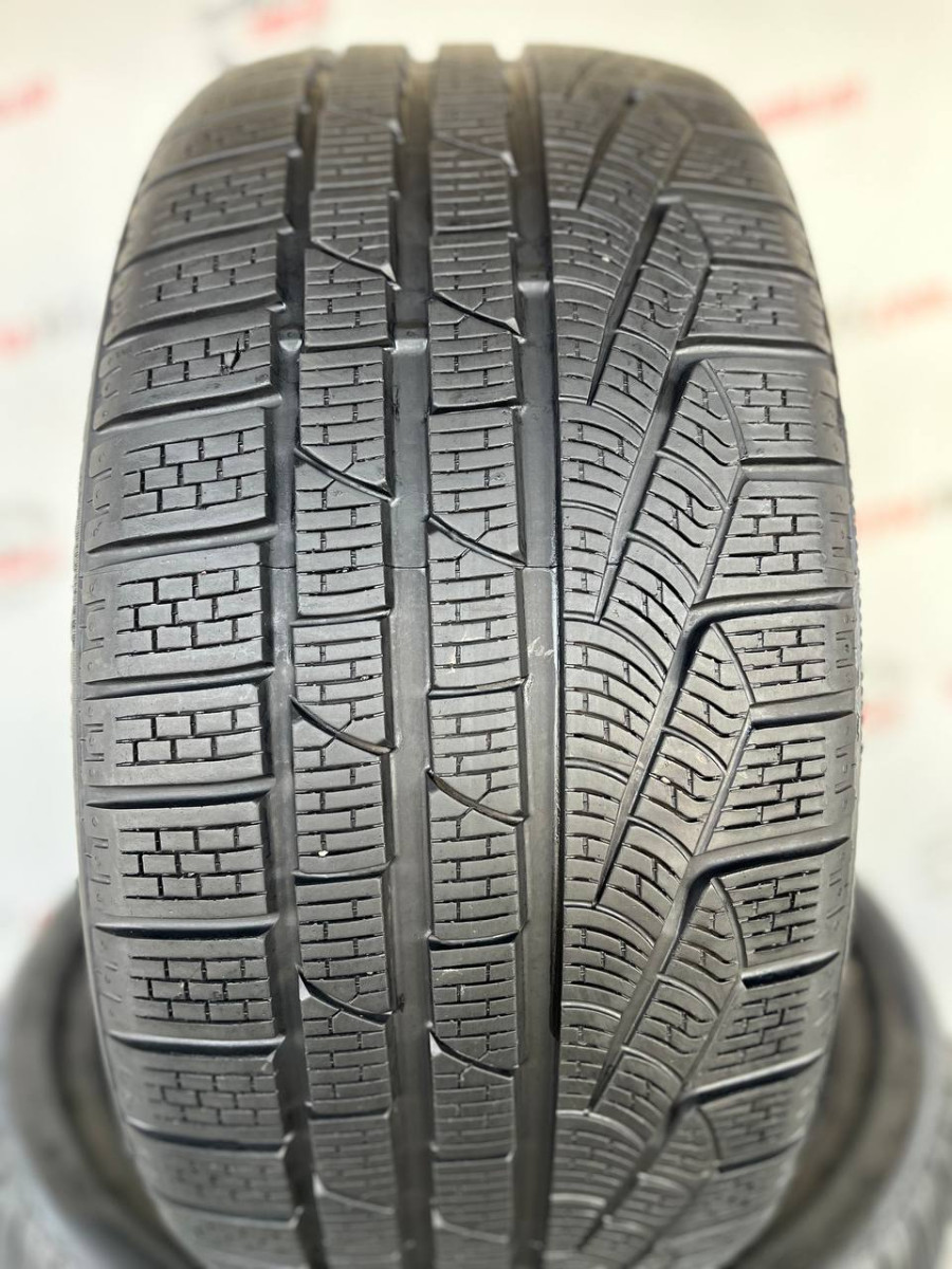 235/35 R19 PIRELLI SOTTOZERO WINTER 240 SERIE II 7mm